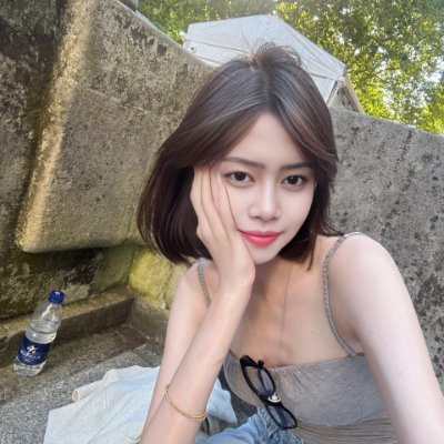 britah_9's profile picture. "Serving looks & style inspo daily 💅 | Fashion is my language 👠✨ | Got a look you love or need style advice? Slide in my DMs – let’s talk fashion!"