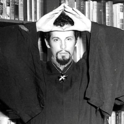 Axmoneus's profile picture. 🧌