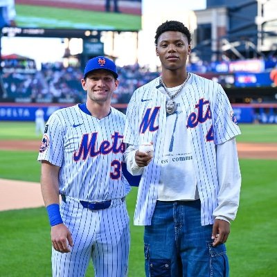 hesiimorant's profile picture. 𝙣𝙤𝙩 𝙞𝙢𝙥𝙚𝙧𝙨𝙤𝙣𝙖𝙩𝙞𝙣𝙜 𝙖𝙣𝙮𝙤𝙣𝙚 | 𝙏𝙪𝙧𝙣 𝙉𝙤𝙩𝙞𝙨 𝙊𝙣 • @lakers • 𝙖𝙘𝙚 𝙗𝙖𝙞𝙡𝙚𝙮 𝙚𝙣𝙩𝙝𝙪𝙨𝙞𝙖𝙨𝙩