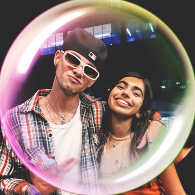 arislimelight's profile picture. 21 ✰ they/she ✰ life is a song, it ends when it ends