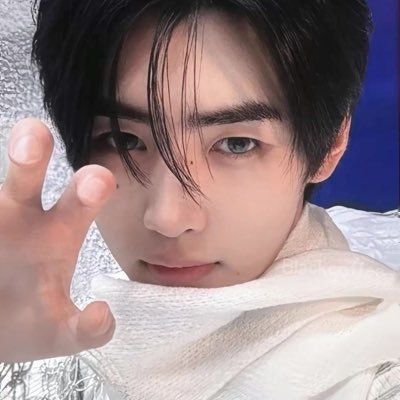 001SHprettyBoy's profile picture. 