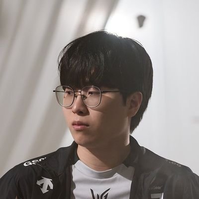 71243998_'s profile picture. 변방의 기인팬입니다