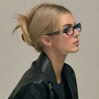 swiftcabeeyo's profile picture. sem criatividade pra por uma coisa legal