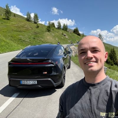 teslanerdX's profile picture. 