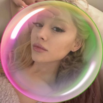 h8mpstead's profile picture. Arianator | wwe | Seeing Ariana in July🫧🤍