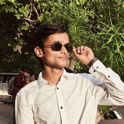 pranjalxgupta's profile picture. 🎓 Student | LU'28 
🚀 Building @graspapparels
💡 Startup • Storytelling • Governance 
✨ Turning ideas into impact