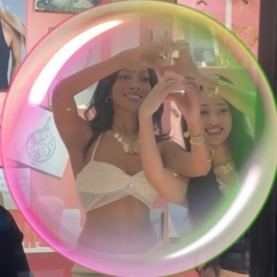 lvrmarz's profile picture. katseye girl through & through | lara & manon’s daughter. 19y 🎧ྀི♪⋆.✮ ot6