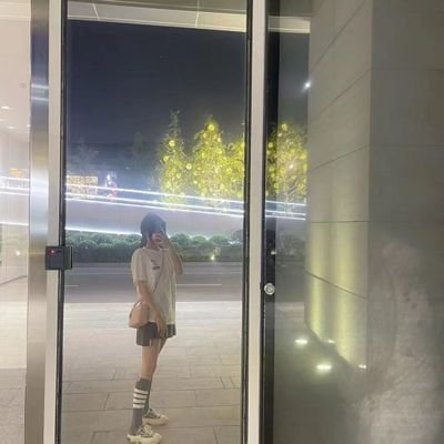 DanielLawi42031's profile picture. はじめまして！＼(＾▽＾)／フォローしてくれると嬉しいな〜DMでやりとりしましょう！🌹🙋‍彼氏欲しい( ˘•ω•˘ )💕暇してるので、DM来てくれたら嬉しいです！来てください♪♪♪✨( ・ ́ー・`)