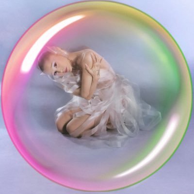 swwtenr's profile picture. • 24 • ɹǝuǝʇǝǝʍs • currently somewhere over the rainbow • on follow limit