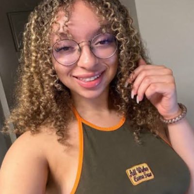 Elizabethj47162's profile picture. I’m single with no kids ❤️❤️❤️