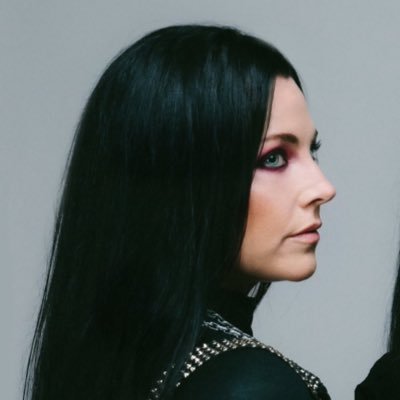 AmyLeeEVCrave's profile picture. 