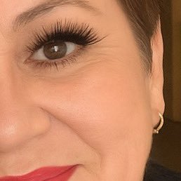 Mariposean1's profile picture. Romántica, muy afectiva amiga de los insectos y un poco solitaria. Adoro la música de los 70 y me gusta mucho leer y escribir. 🤘🎼🎸📖🦋