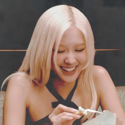 0211rxsy's profile picture. — for #ROSÉ #로제