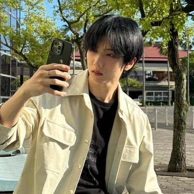 asteroid_jsys's profile picture. ♡ ~ ᴋᴇᴇᴘ ᴏɴ ɢᴏɪɴɢ ᴡʜɪᴛ ʏᴏᴜʀ sɪʟʟʏ ᴅʀᴇᴀᴍs ~♡