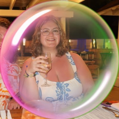 _solongdaisymay's profile picture. sequins are forever