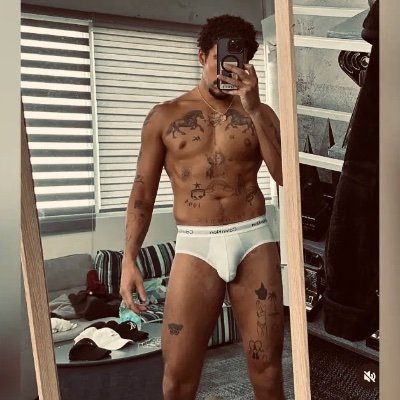 Fallspice_latte's profile picture. Gay🏳️‍🌈•He/Him•Bad Bunny 🐰,FANPAGE•Puerto🇨🇺 Rican, love ❤️ music 🎼 •coffee ☕️• 🍂🍁Fall🧡🎃•Pumpkin Pie 🥧 •diet 🥗•WWE•Taken•Rainy⛈️Day🪟•#SmackDown