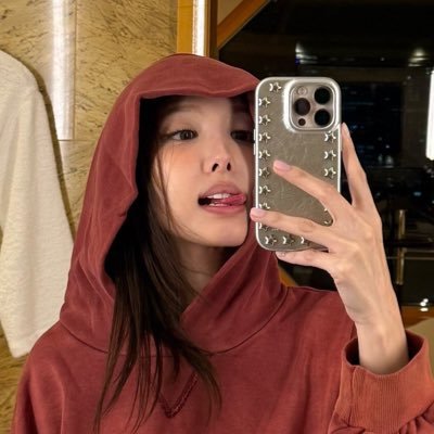 nyxxor's profile picture. 231001 • 240601 • 251004 @JYPETWICE