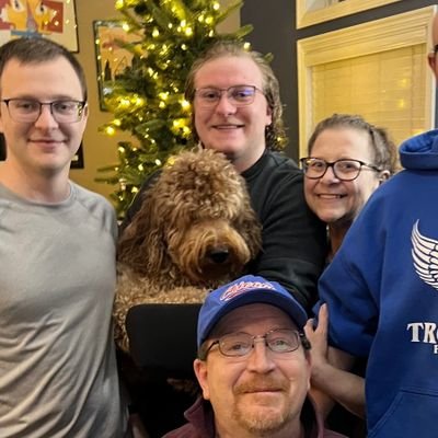 sculpture79098's profile picture. Angela Bucci—known lovingly as Ang, Angela, or just Bucci—was diagnosed with Ovarian Cancer in 2013. 
https://t.co/3VNXmFYL81