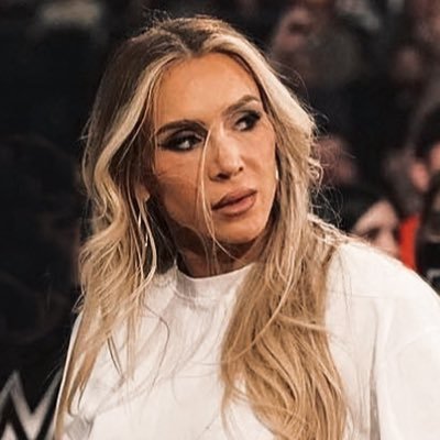 spearsflair's profile picture. lord help me if i ever listen to a man’s opinion on how i should look.