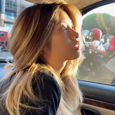 mieshooa's profile picture. 