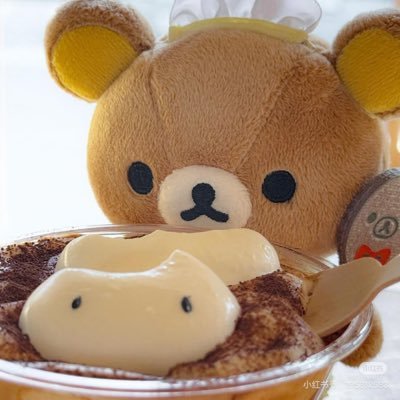 Vivian12and01's profile picture. 