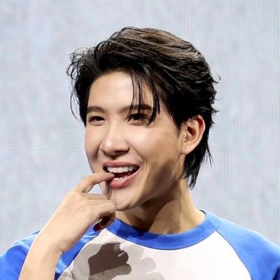 jocelynquezada_'s profile picture. 𝑱𝒖𝒏𝒈𝒌𝒐𝒐𝒌'𝒔 𝒗𝒆𝒓𝒔𝒊𝒐𝒏 🌷 
♡ 자신을 사랑하세요