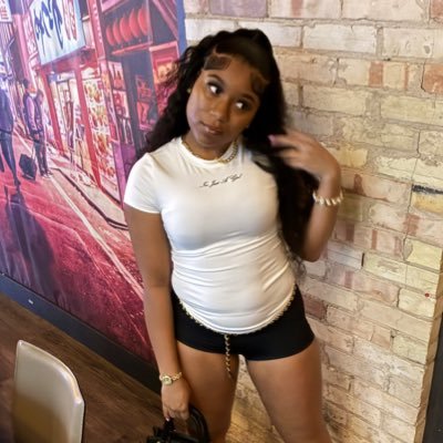 nyiahkay's profile picture. 1 of none🤍