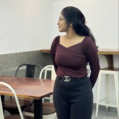Neidosavirumbi's profile picture. Twenty-FOUR'tunately 🥀 | Harris Forever 🤟🏻