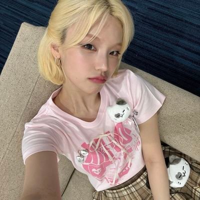 chaosflippers's profile picture. apparently im the drama