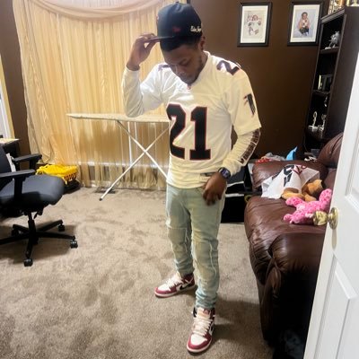 Devoworld_'s profile picture. #RiseUp