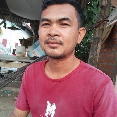VannakRe75283's profile picture. 