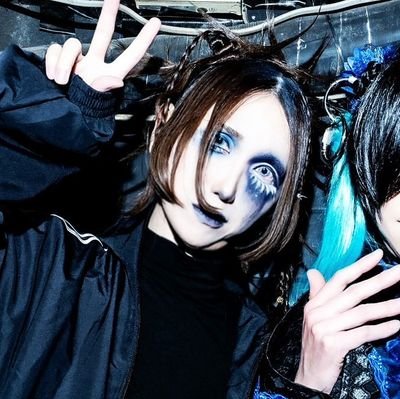 besourisco's profile picture. — They’re so pretty, it hurts.                                                        I’m not talking bout’ boys, I’m talking bout’ girls! 🤟🏻💙