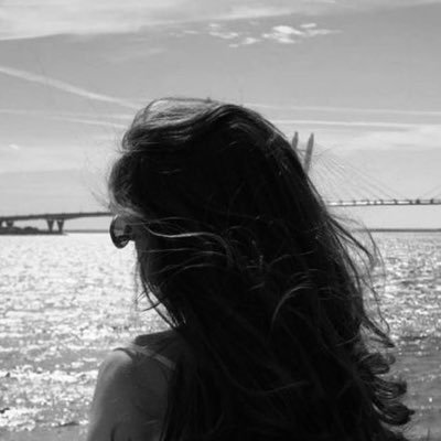 lynaa003's profile picture. once upon a October