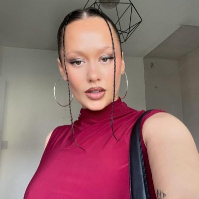 down6603's profile picture. ✂️ Hair magician | 📚 Lifelong learner | Styling by day, studying by night | Turning hair dreams into reality & classes into A’s