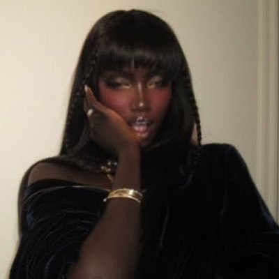 WITCHlNGHOURS's profile picture. something about shutting up just don’t sit right with me