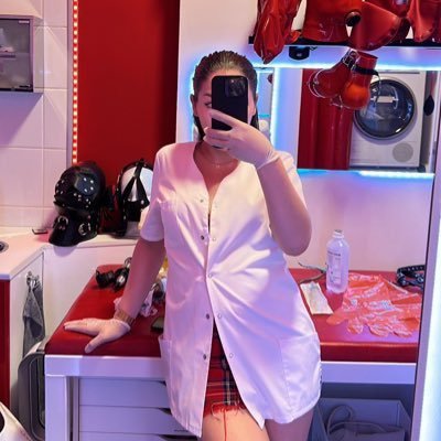 dominatric67257's profile picture. DOMINATRICE 👠tu vie pour mes ordres /REEL /VIRTUEL👛 offrande:30€ 💸vénère moi