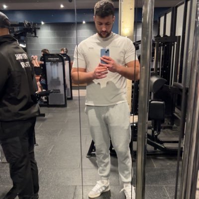 Nik641392037169's profile picture. 