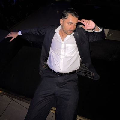 AshhanM's profile picture. Medicine || QAMC'25🩺 || @ChelseaFC ⚽️   
            Dracula 🧛‍♂️