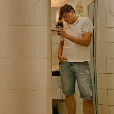 justwellingtton's profile picture. a cara sei lá, só estou aqui