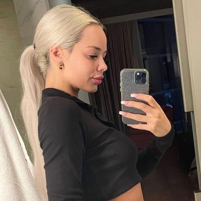 Emilyprettyfac1's profile picture. Ask me about me and my Bio😃💯💢
Beware of Games😡