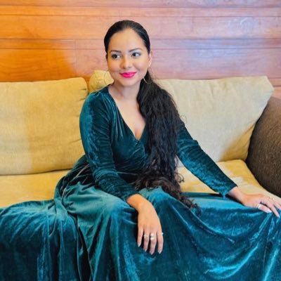 Sarahdvax3's profile picture. 