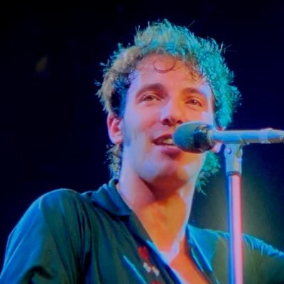 brilldisguise's profile picture. 29. aspiring author. degu mother. cinema lover. full time dreamer. rdr2/uncharted/tlou. springsteenian.