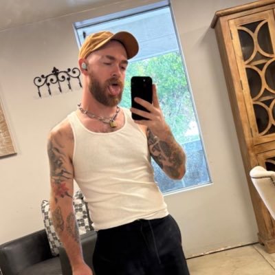 AdamChaseXXX's profile picture. NSFW. 18+ ONLY. 30. Bisexual masturbator, cock sucker, and pussy eater. Married to @xxsloanexx BW: AdamChaseXXX #bator #poppers #vers 😈