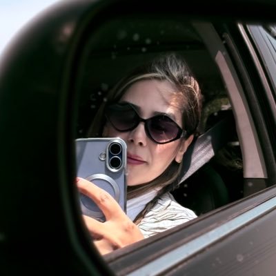 saraforextrader's profile picture. در آزادترین حالت ممکن می‌زیم. درگیر بازارهای مالی از سال ۹۸ 🦦