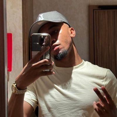 innocent_mpofu's profile picture. 🏳️‍🌈🇿🇦Business Administration, Protagonist #Freelancer, #Virtual Assistant ,I’m smart,I'm tough ,I'm ambitious and I know exactly what I want. 💜💚💛🧡❤️