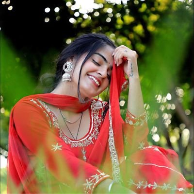 shifa197033's profile picture. 