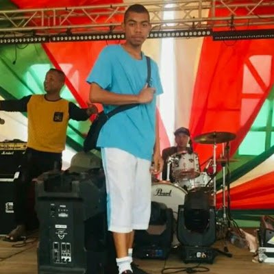 zara81004's profile picture. 