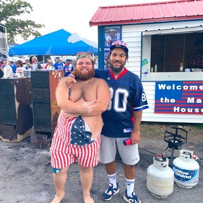 iRunDolo84's profile picture. Father 1st, productive member of society, supa-dupa-chill-loaner-type-dude “what u eat don’t make me shit” #BillsMafia #HBHF #RipCity🌹