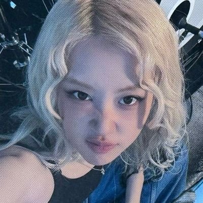 pinkjeansz's profile picture. a revolução será em preto, rosa e calças novas