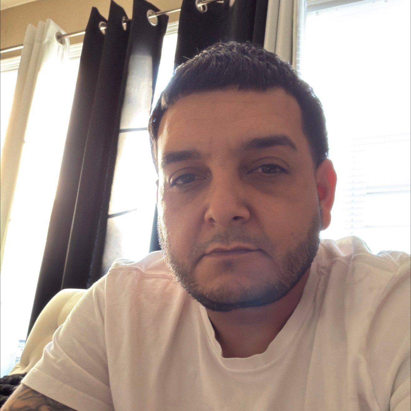 RaymondRoi9bs's profile picture. 